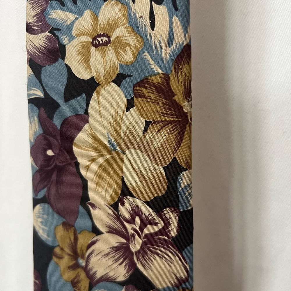 Perry Ellis Portfolio 4" x 56" Men's Aloha Tie Hawaiian Floral - Picture 2 of 4